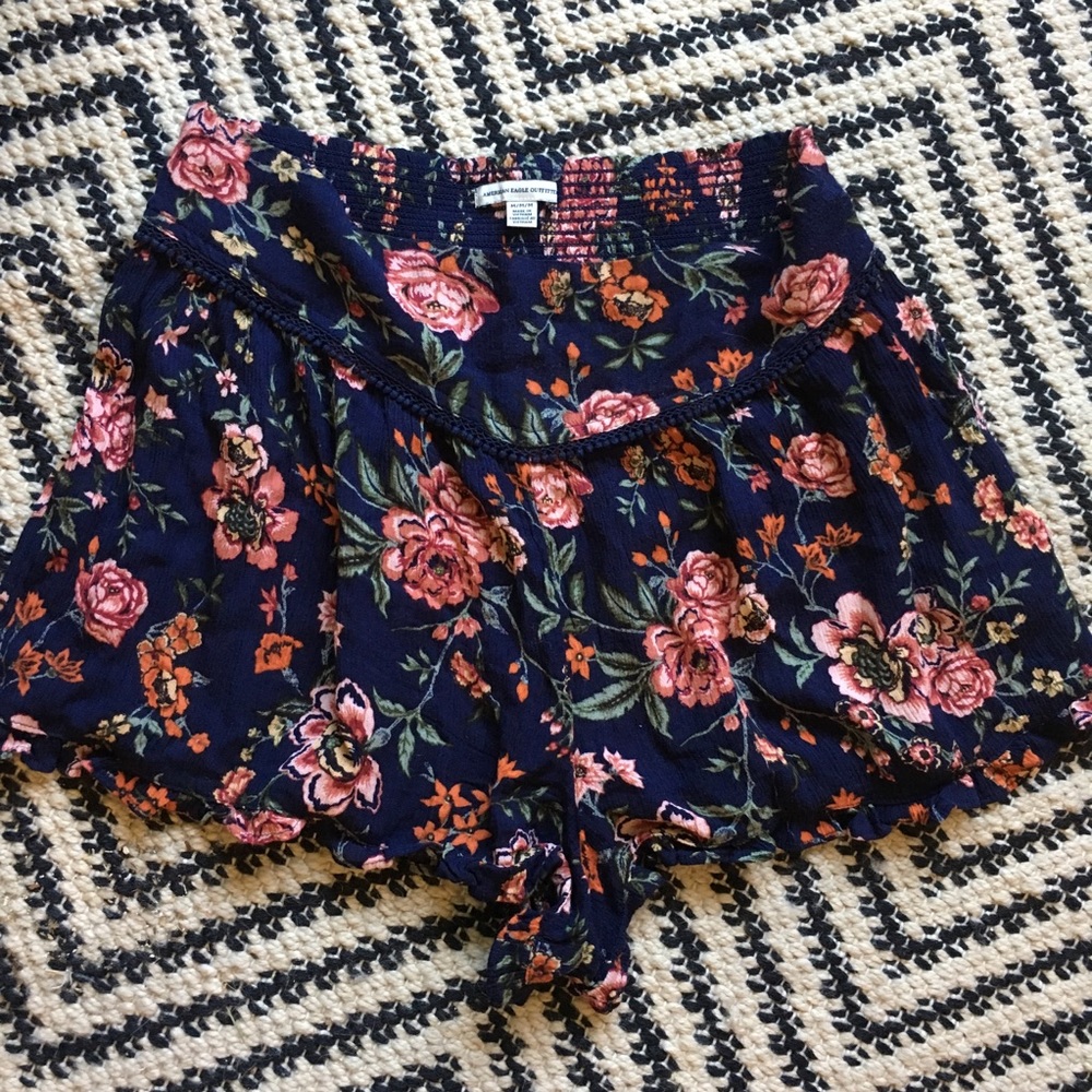 American Eagle boho floral shorts